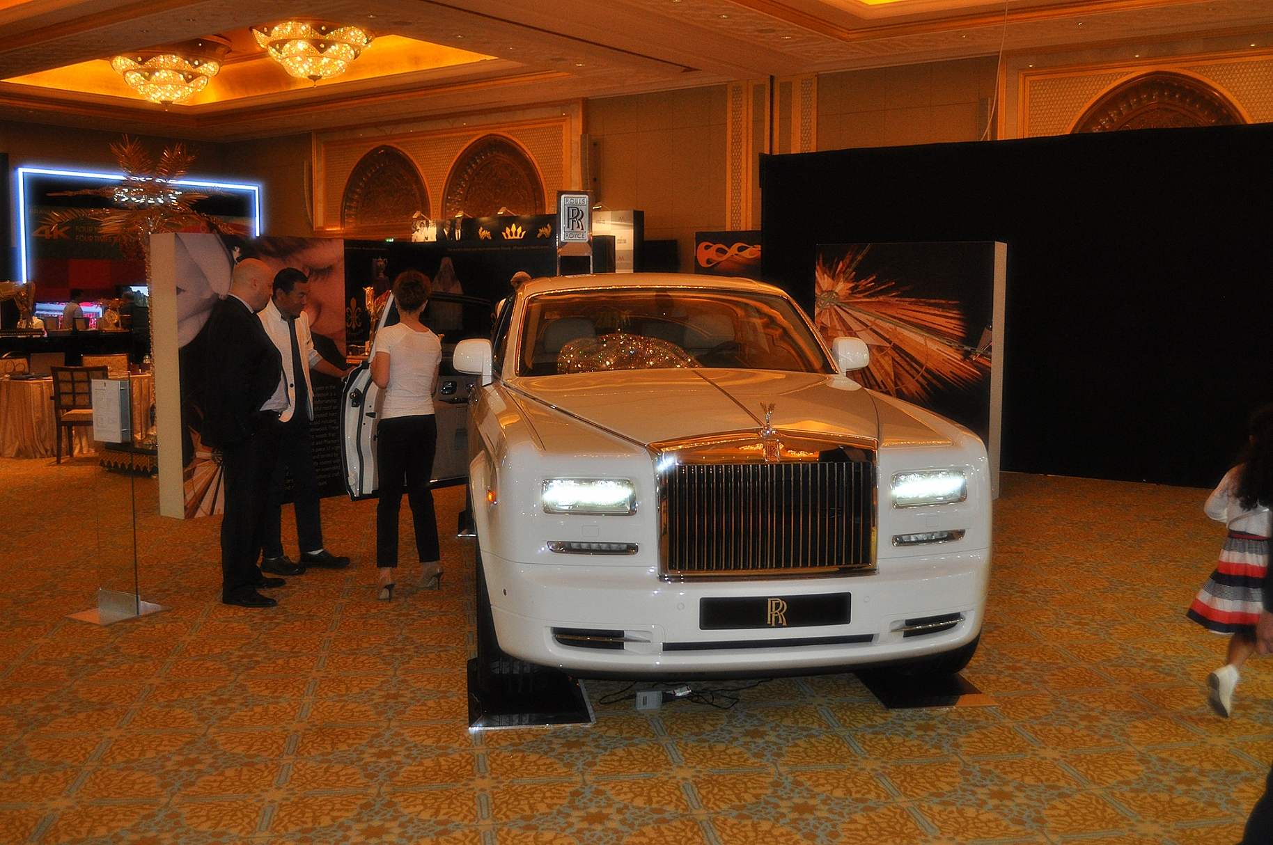 ABU DHABI WORLD OF LUXURY FAIR 2013